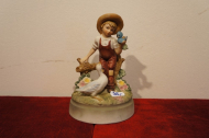 porcelan/dievca-v-klobuku-1