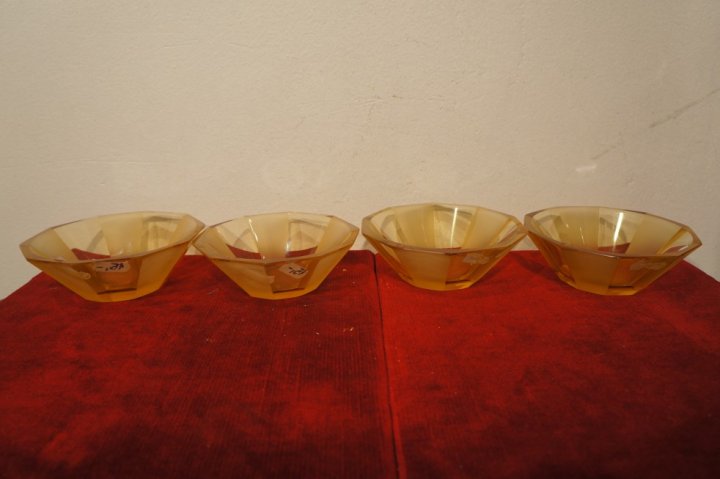4x miska