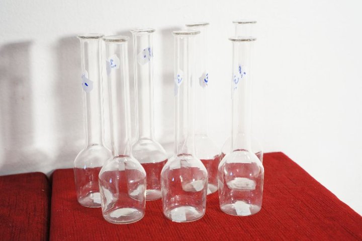3x laboratórna fľaštička