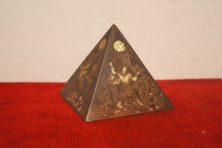 pyramída