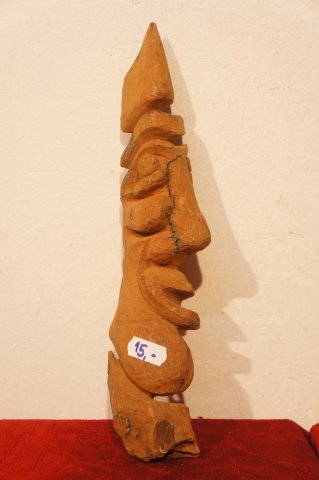 reliéf postava
