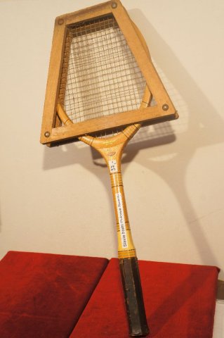 tenisová raketa
