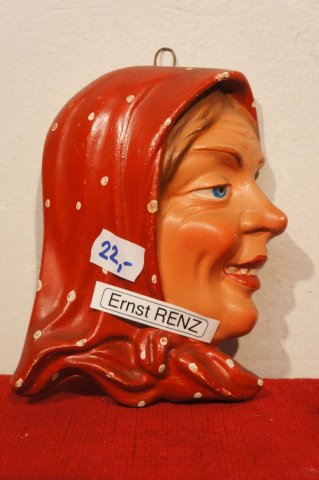 reliéf tvár