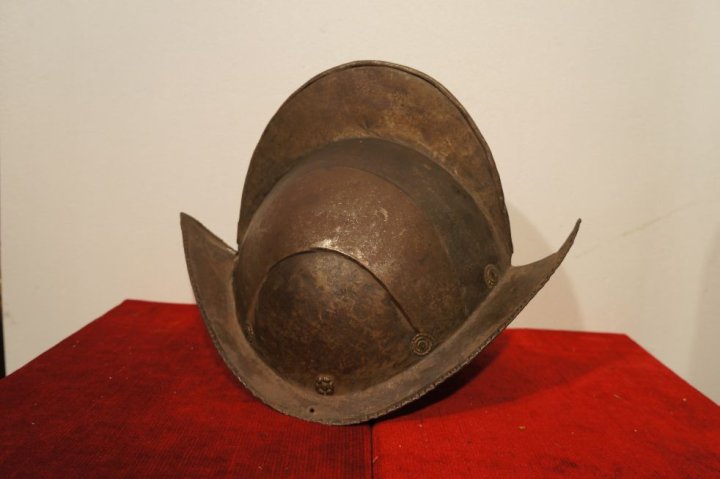 historická helma