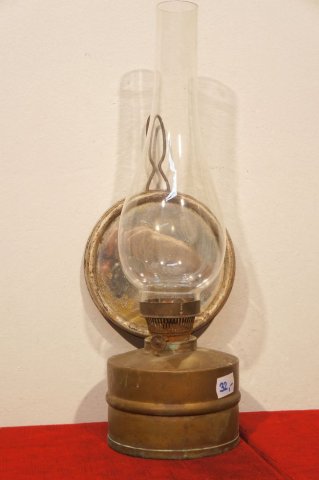 petrolejová lampa