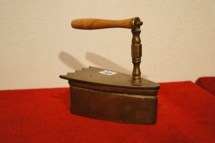 žehlička