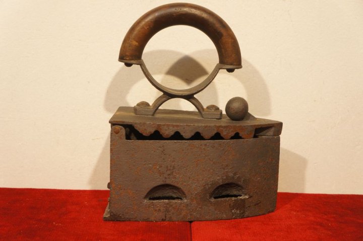 žehlička