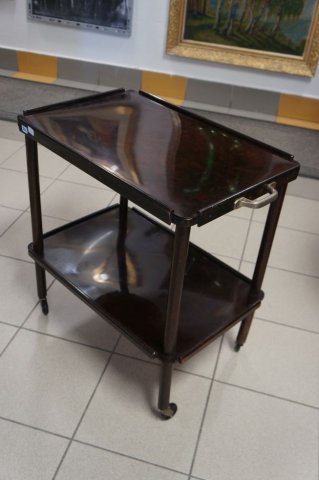servírovaci stolík