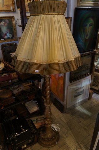 stojanová lampa