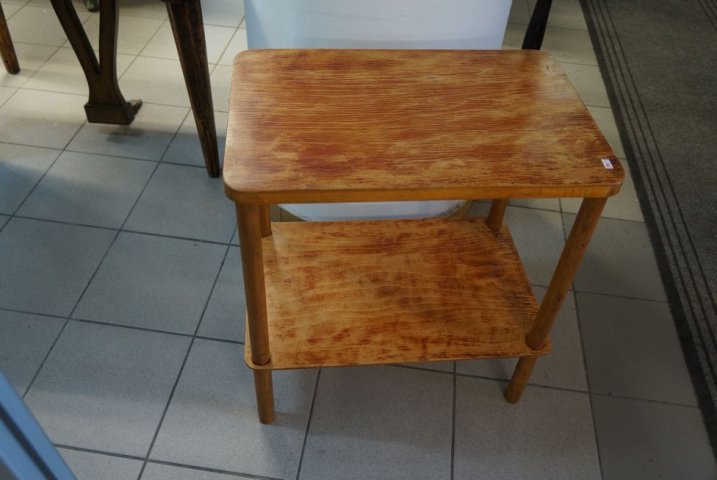 stolík
