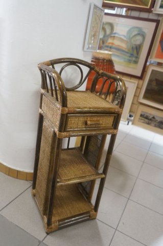 stolík