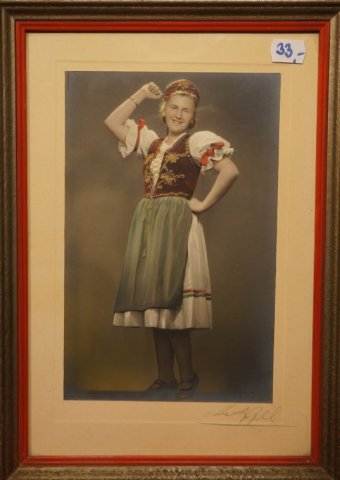 žena v kroji